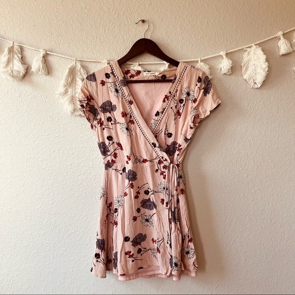 Blu Pepper Dresses & Skirts - 🦃 Blu Pepper | Floral Wrap Dress
